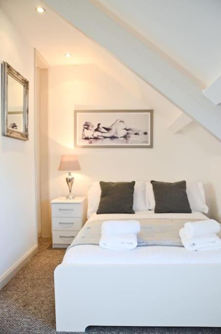 Modern Attic Studio Apartment With Harbour Views Πενζάνς Εξωτερικό φωτογραφία